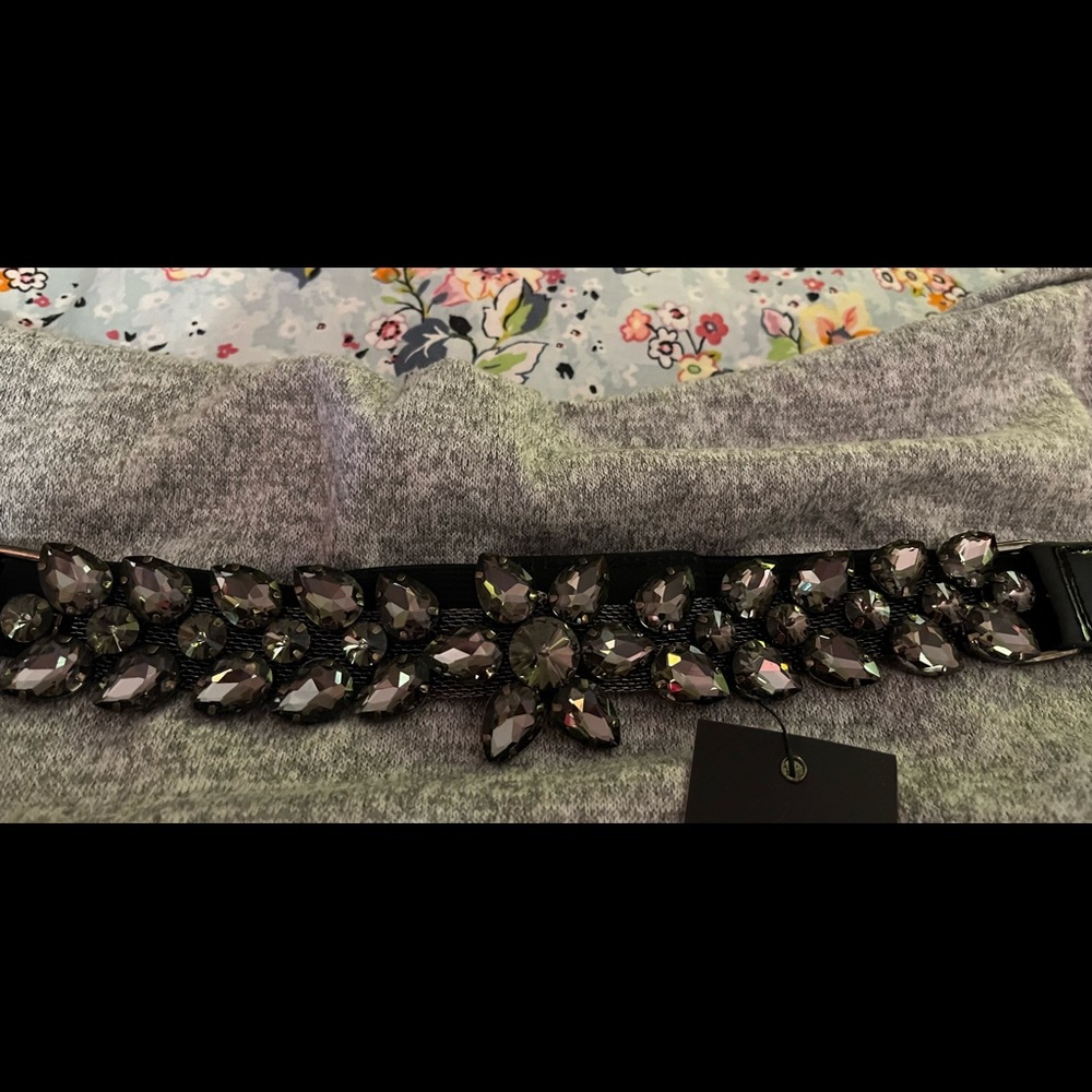 It has pockets! - Picture 6 of 7